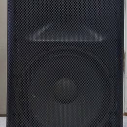 Yamaha DXR15 SPEAKER COLLECTION ONLY