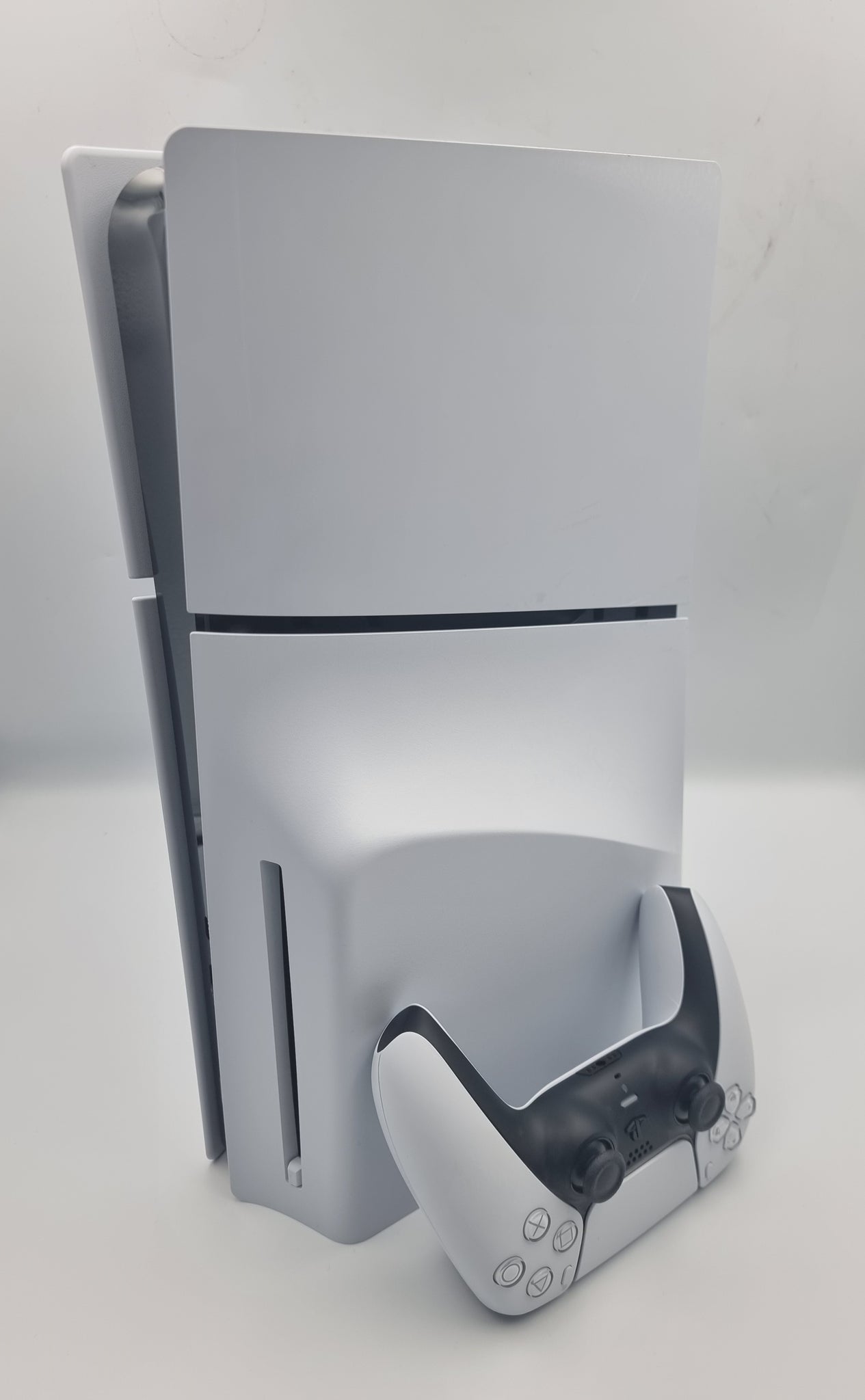 Sony Playstation 5 slim disc edition 1TB with 1 x dualsense controller and all leads unboxed