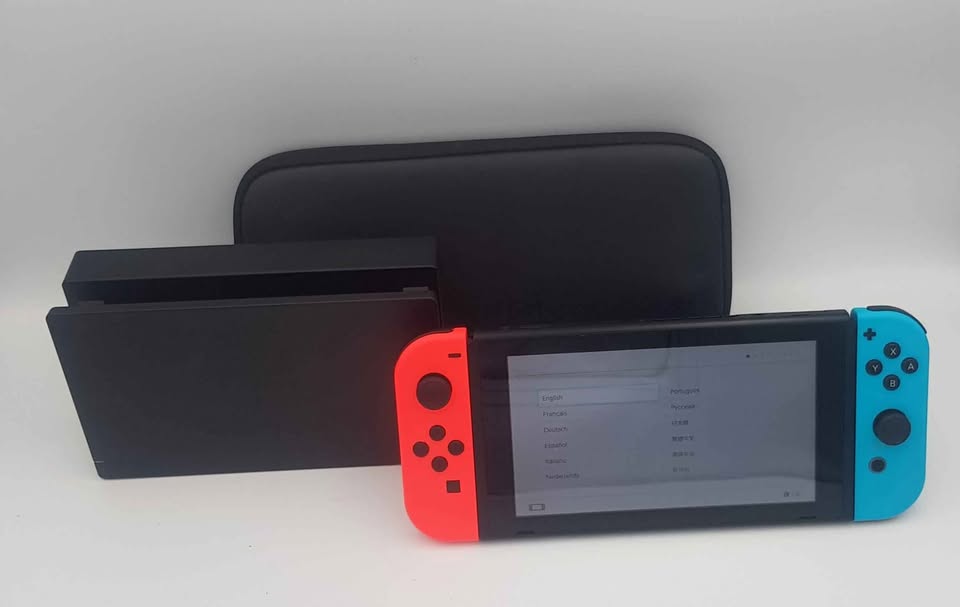 NINTENDO SWITCH 32GB neon red / blue joy-con with controller & case ** lose joy-cons