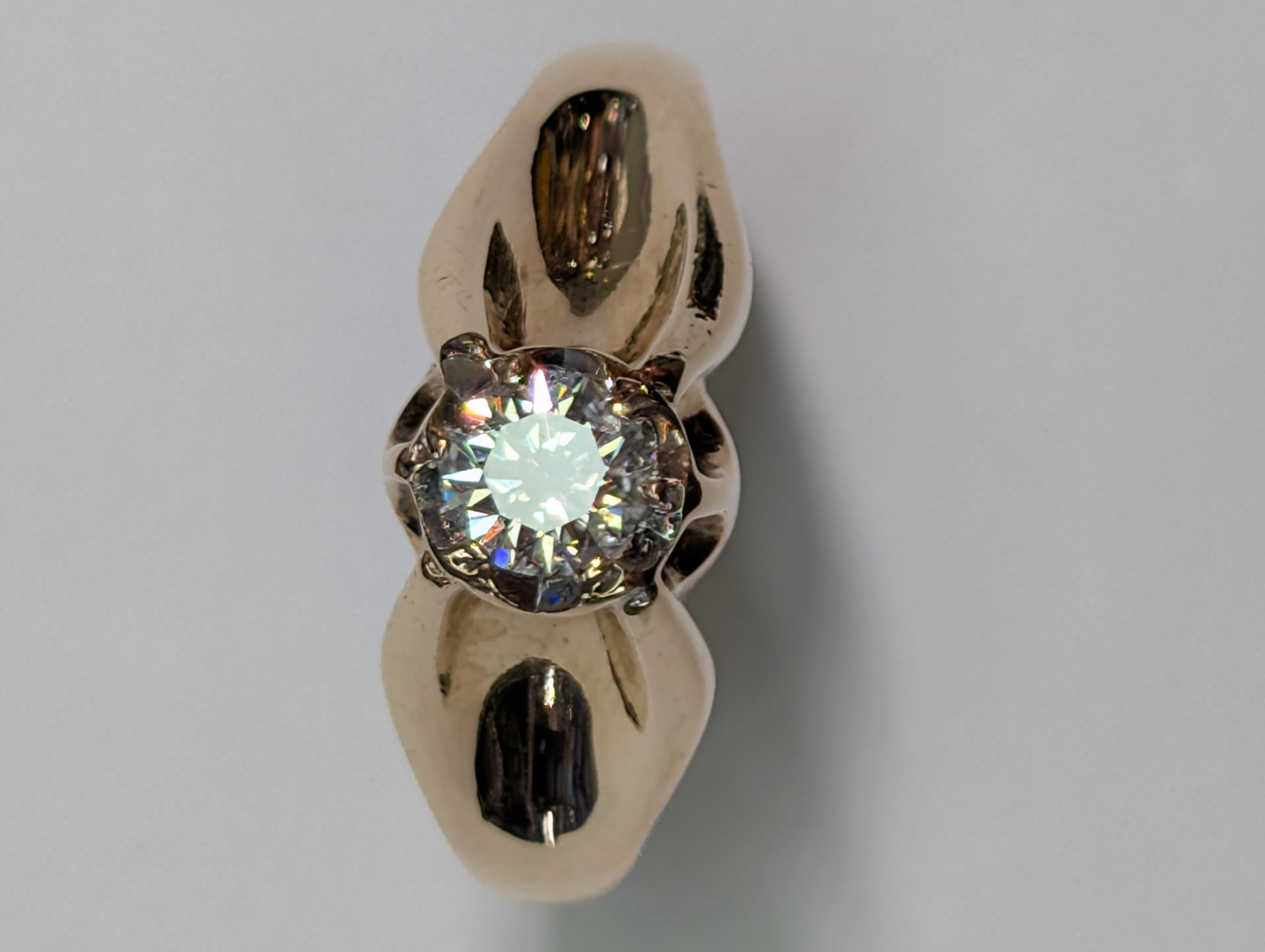 9ct gold single diamond ring