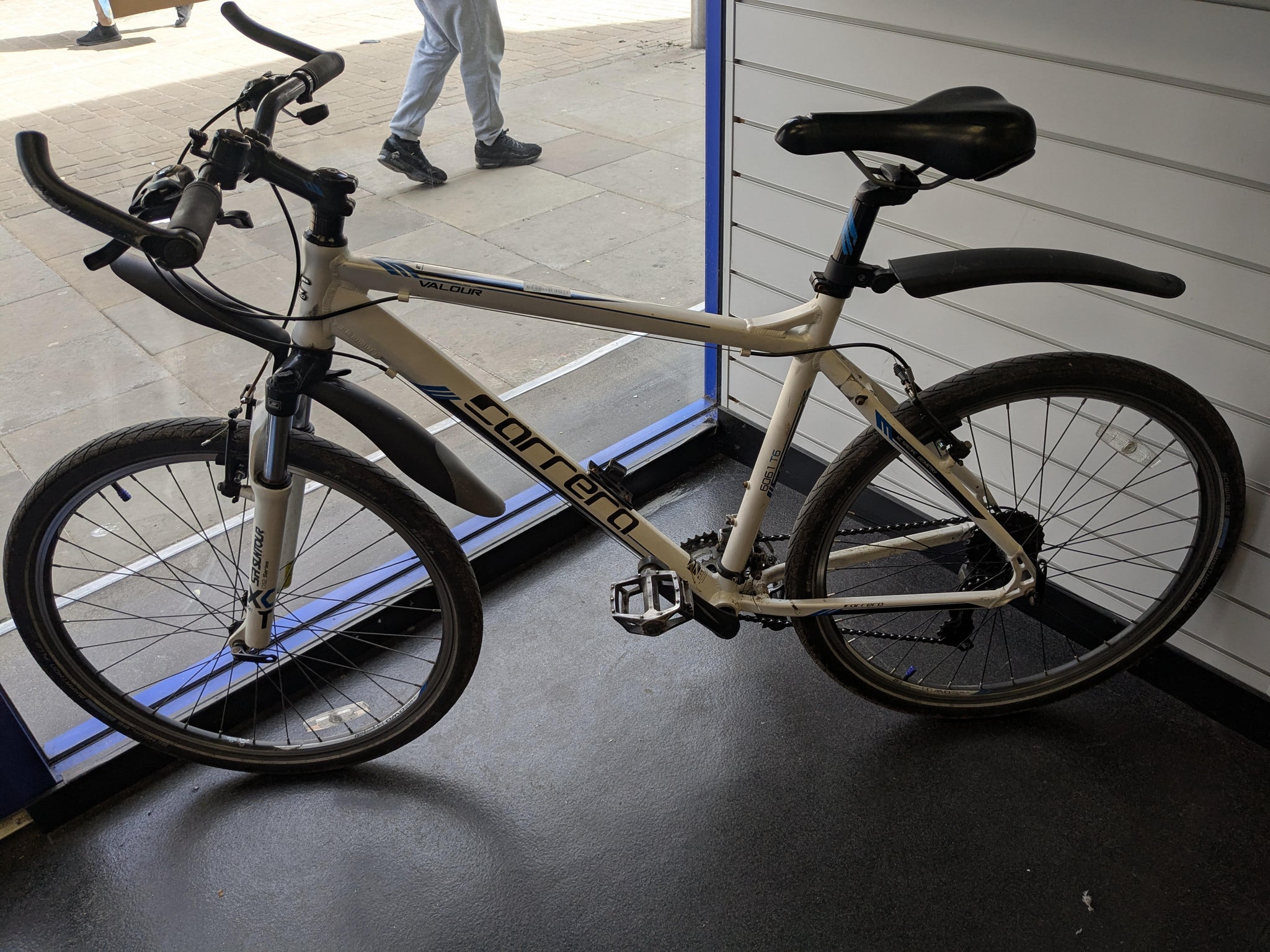 Carrera Valour Bike