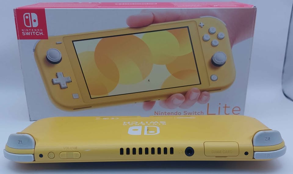 Nintendo Switch Lite console 32GB yellow Boxed with charger