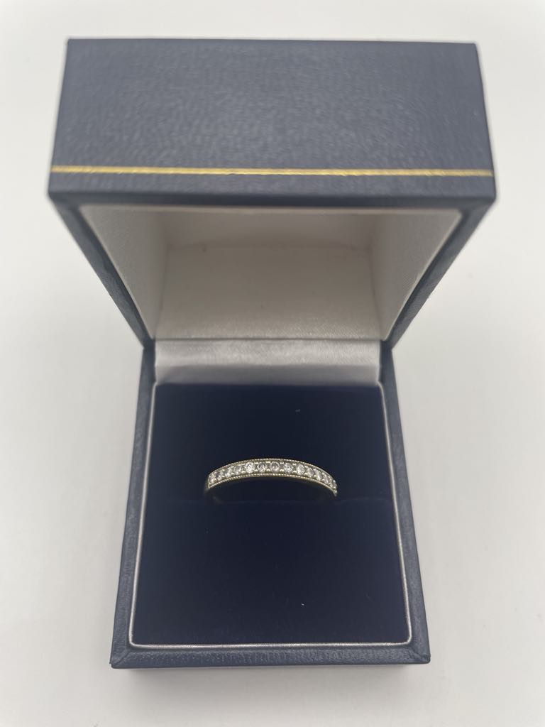 9ct gold diamond ring