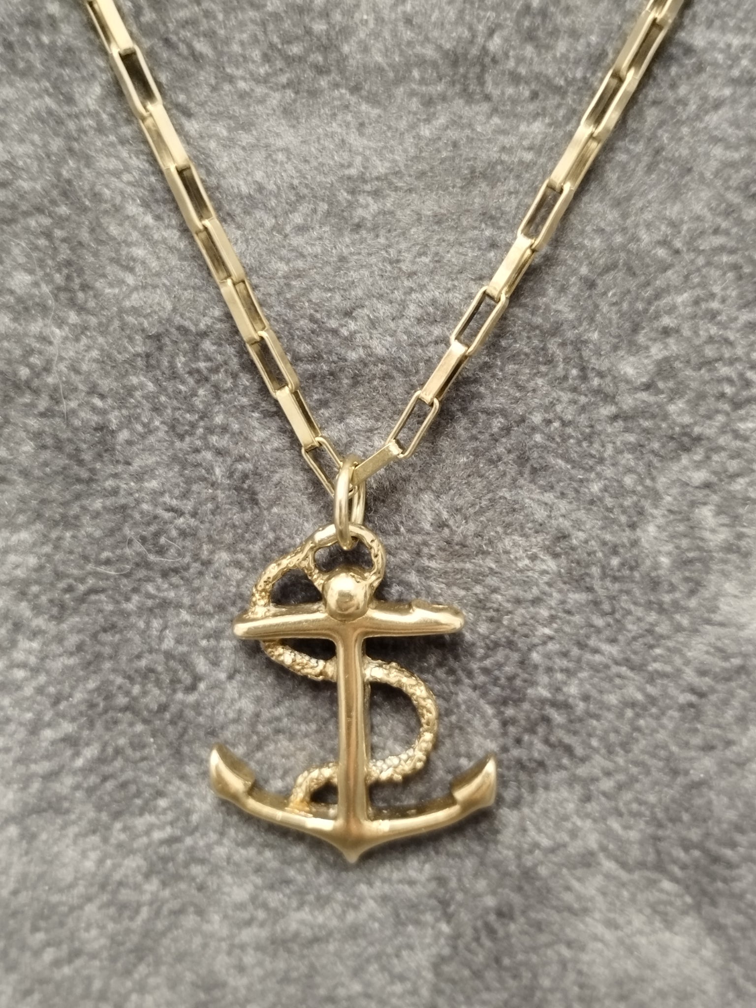 9ct Yellow Gold Open Box Chain & Anchor Pendant