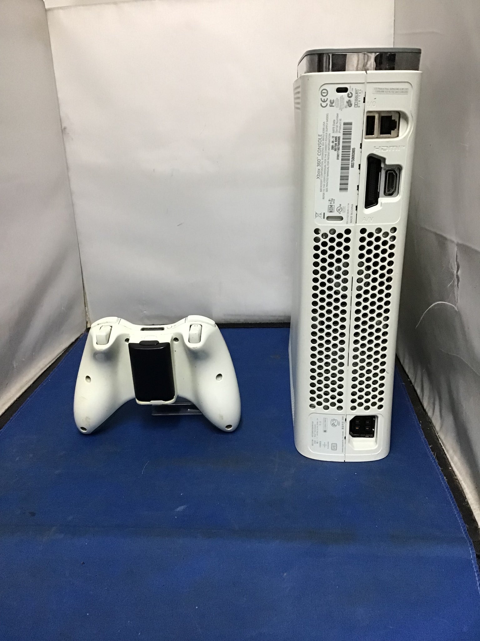 Xbox 360 White Console + Pad