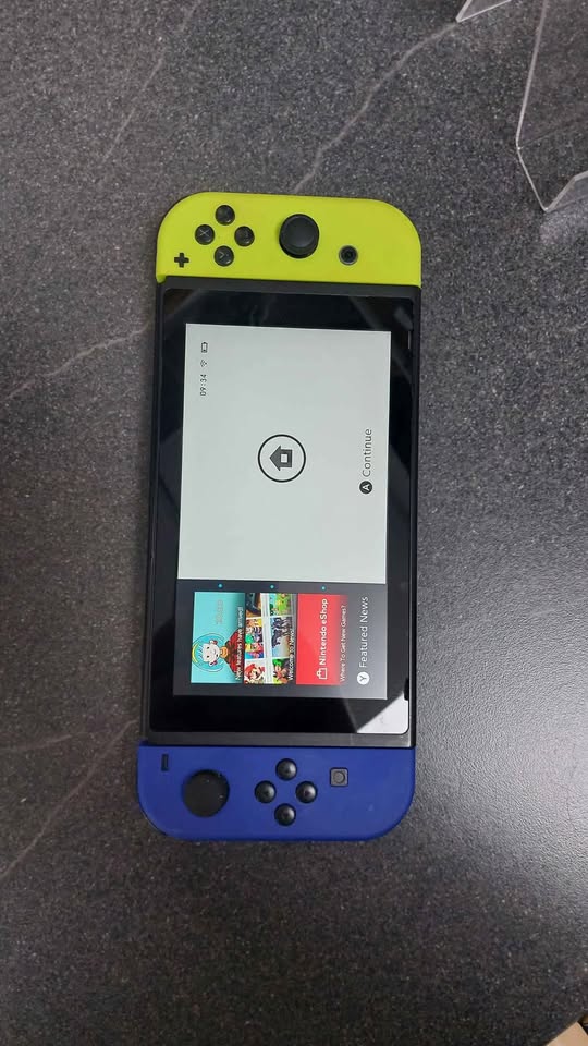 SWITCH CONSOLE, 32GB, HAC-001-01, BLUE AND YELLOW CON, DOCK, BOXED