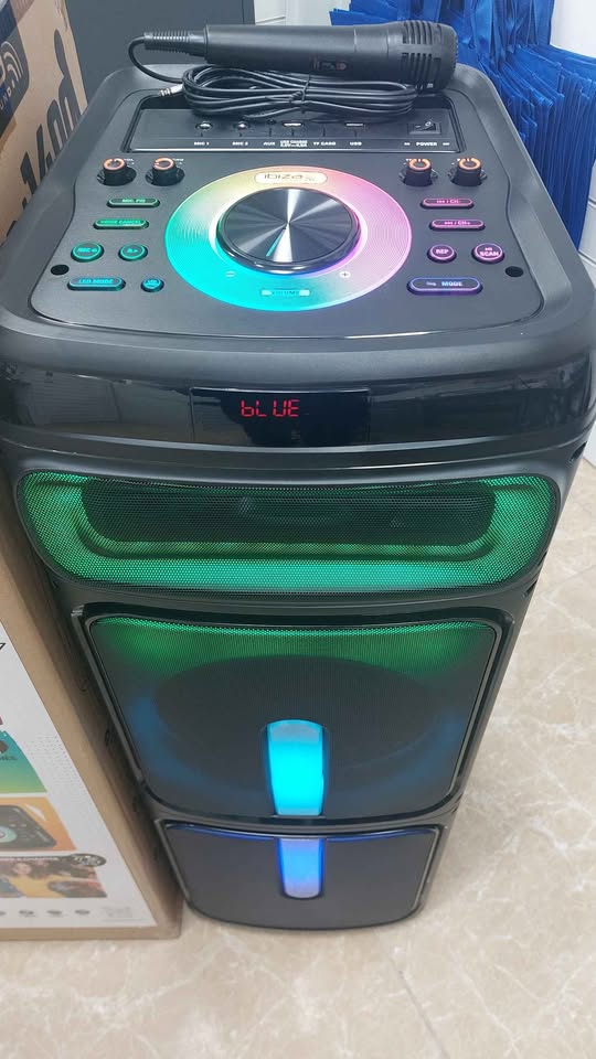 *BRAND NEW* IBIZA stupDJ 1400 karaoke speaker with LED'S + 1 microphone wired Boxed **COLLECTION ONLY**
