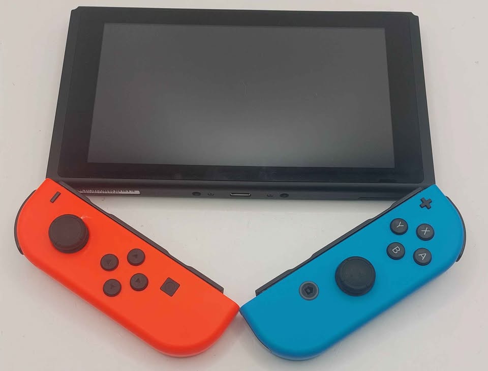 Nintendo Switch console 32GB Neon Red/Blue Joy-Con unboxed ( No