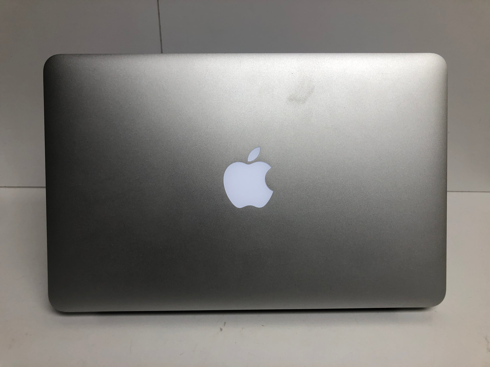 Apple MacBook Air 11" Core i5  4GB 128GB