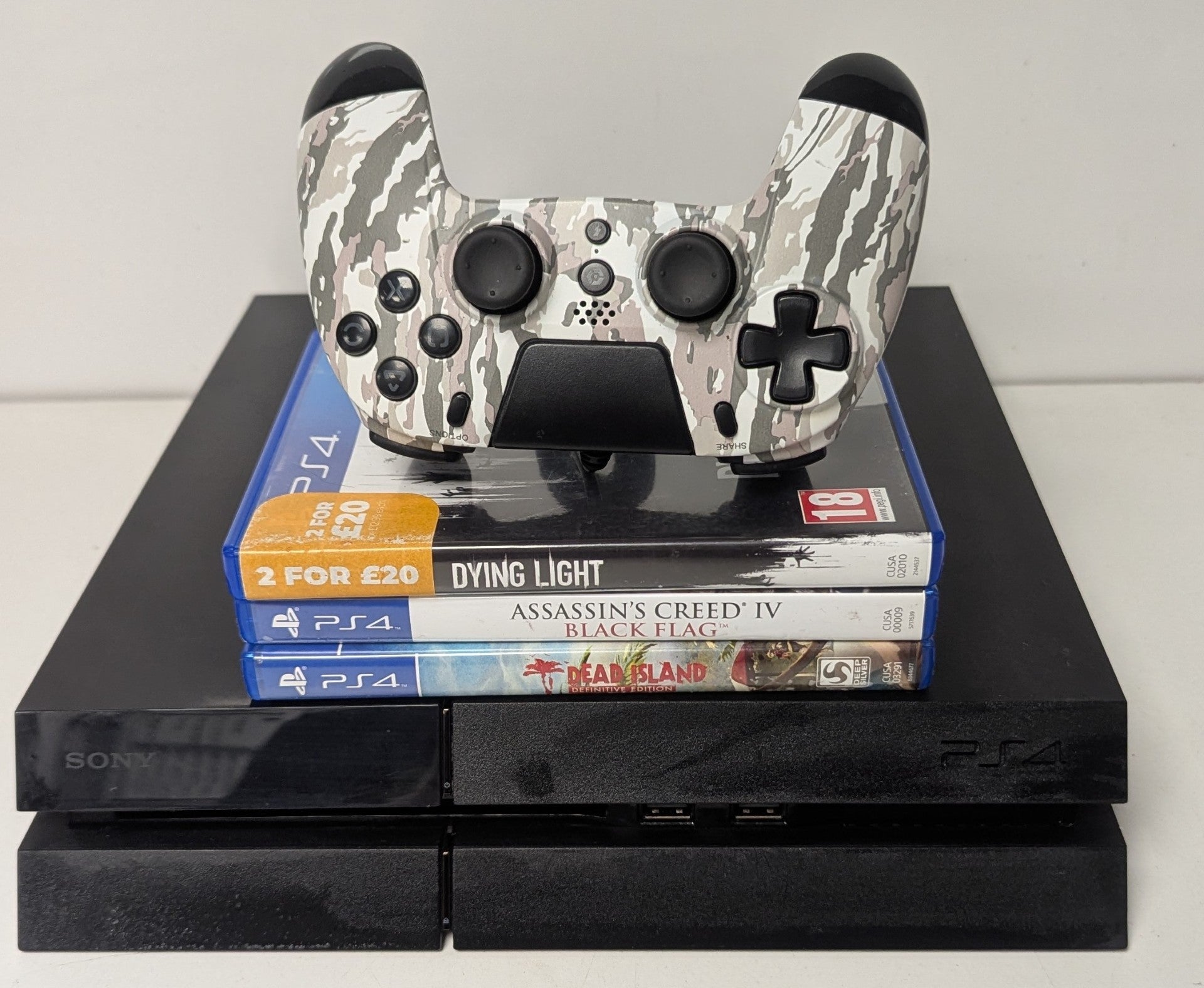 Sony Playstation 4 500GB Console & 3 Games