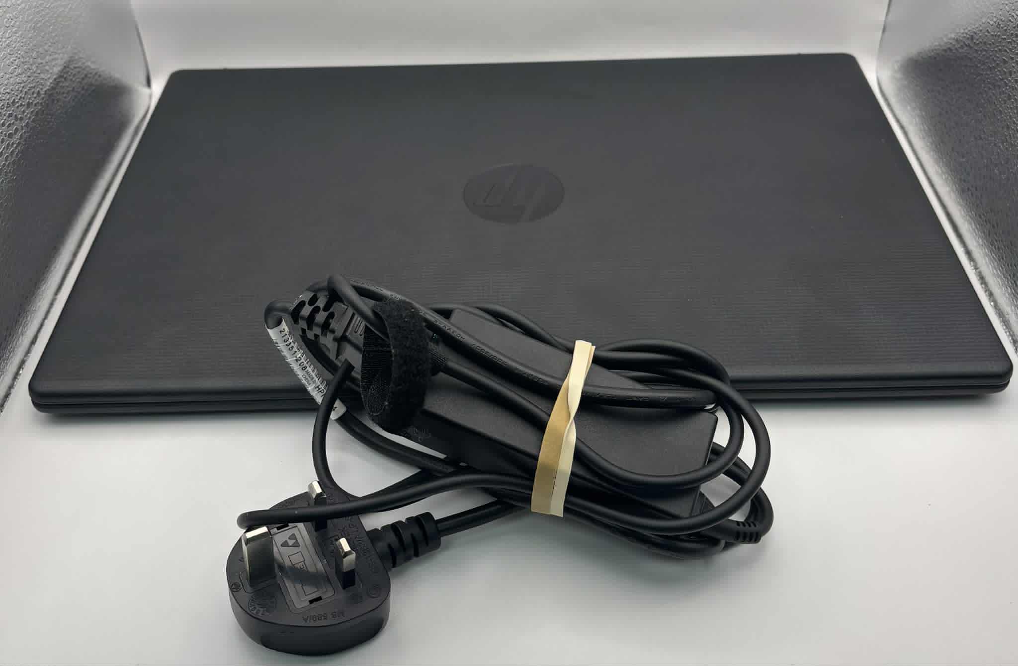 HP 15-FC0516 /Ryzen 3 7320U/4GB Ram/128GB SSD/15"/W11/B
