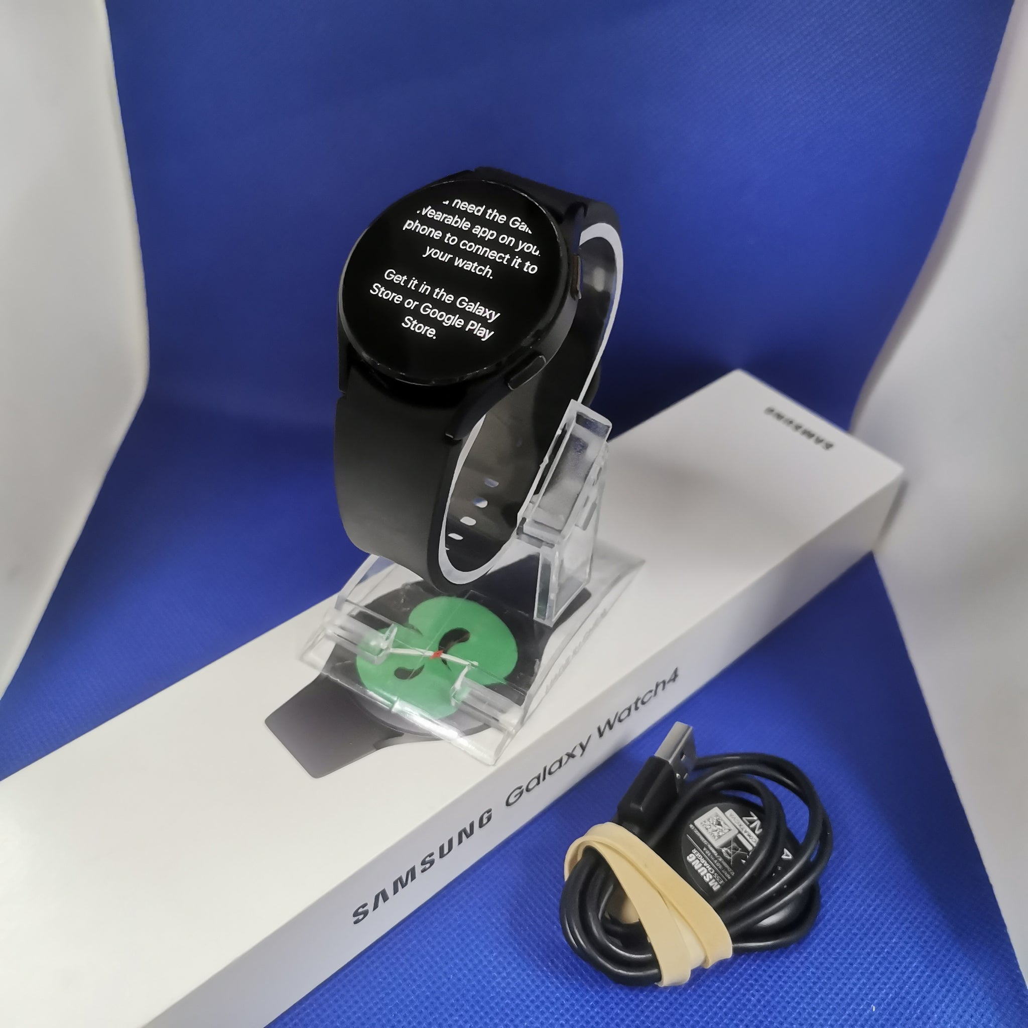 Samsung Galaxy Watch 4, With Rubber Black Strap, 40mm, Unlocked, Boxed