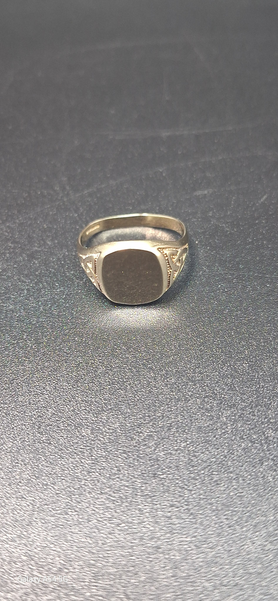 9CT Yellow Gold Flat Signet Ring - Size S - 3.62 Grams
