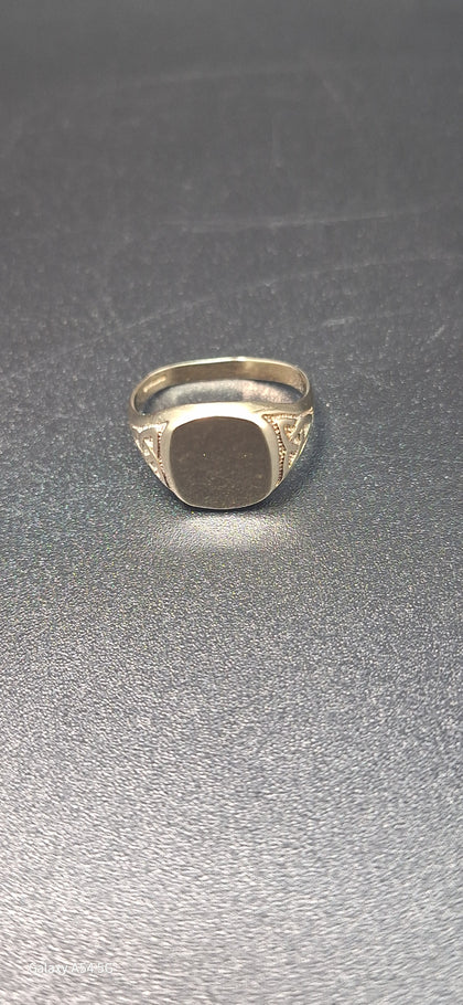 9CT Yellow Gold Flat Signet Ring - Size S - 3.62 Grams