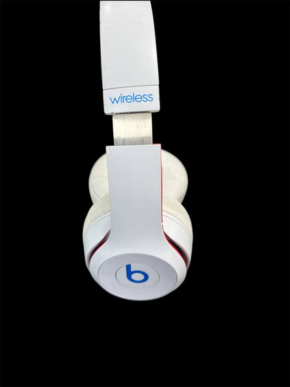 Beats Solo3 Wireless Headphones - Club Collection White  ** Collection Only - Wythenshawe **