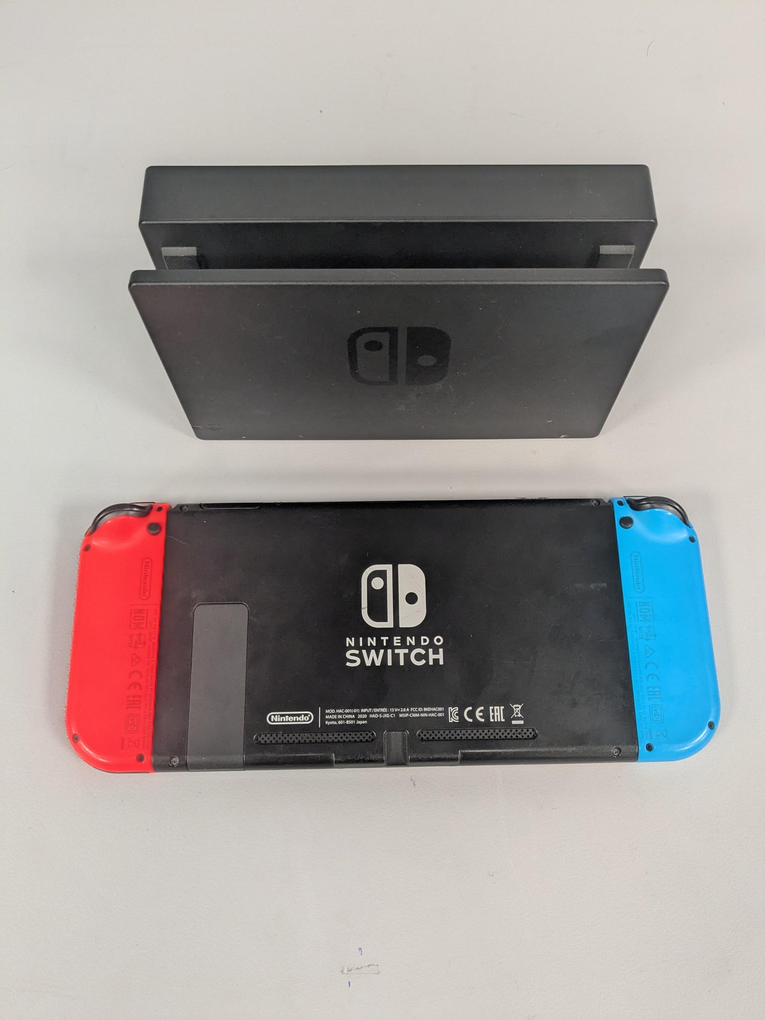 Nintendo Switch (Neon Red/Blue)