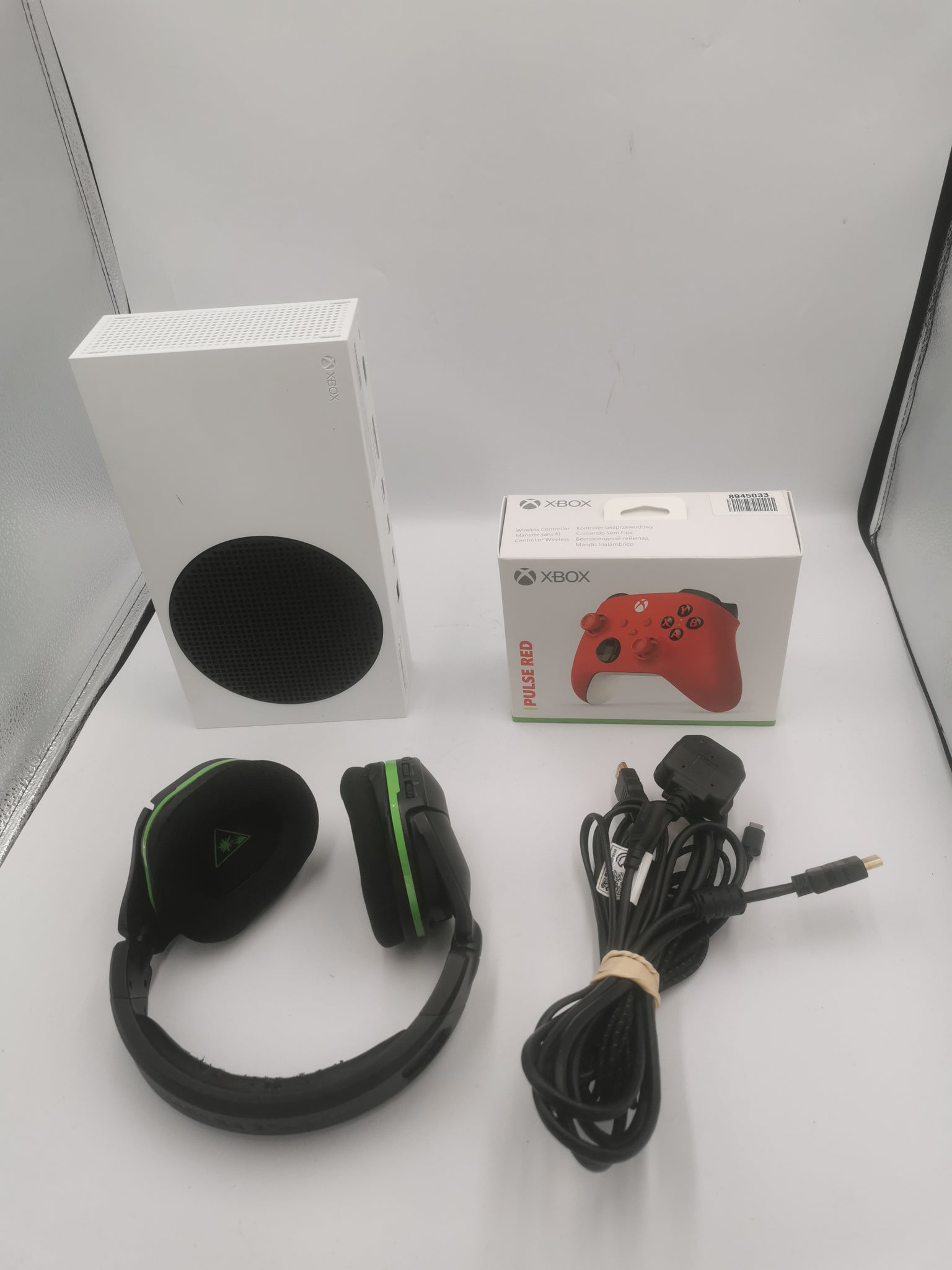 Xbox Series S Console 512GB White Unboxed with Turtle Beach Headset and Boxed Red Controller