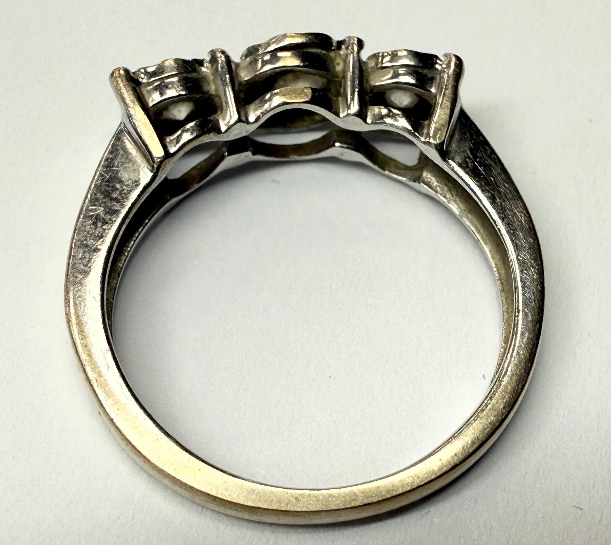 18ct White gold three stone diamond ring Size I