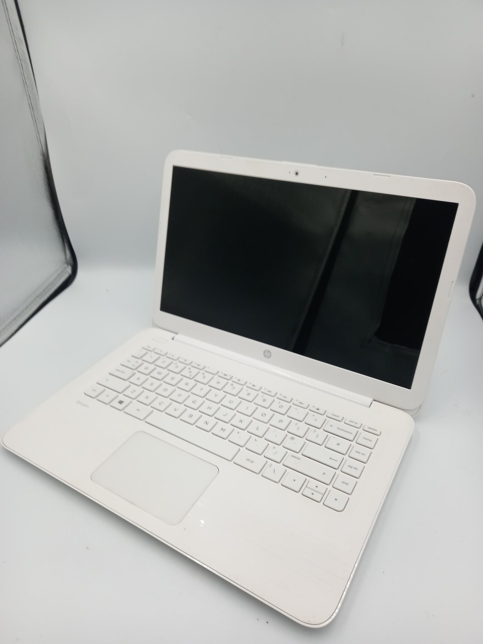 *Spares/Repair* HP 14-AX054/N3060/4GB RAM/32GB SSD/No OS