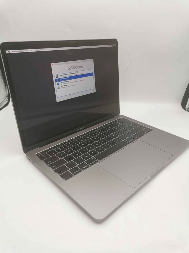 MacBook Pro 14,1, i5-7360U, 8GB Ram, 128GB SSD, 13" Screen, SG, Unboxed