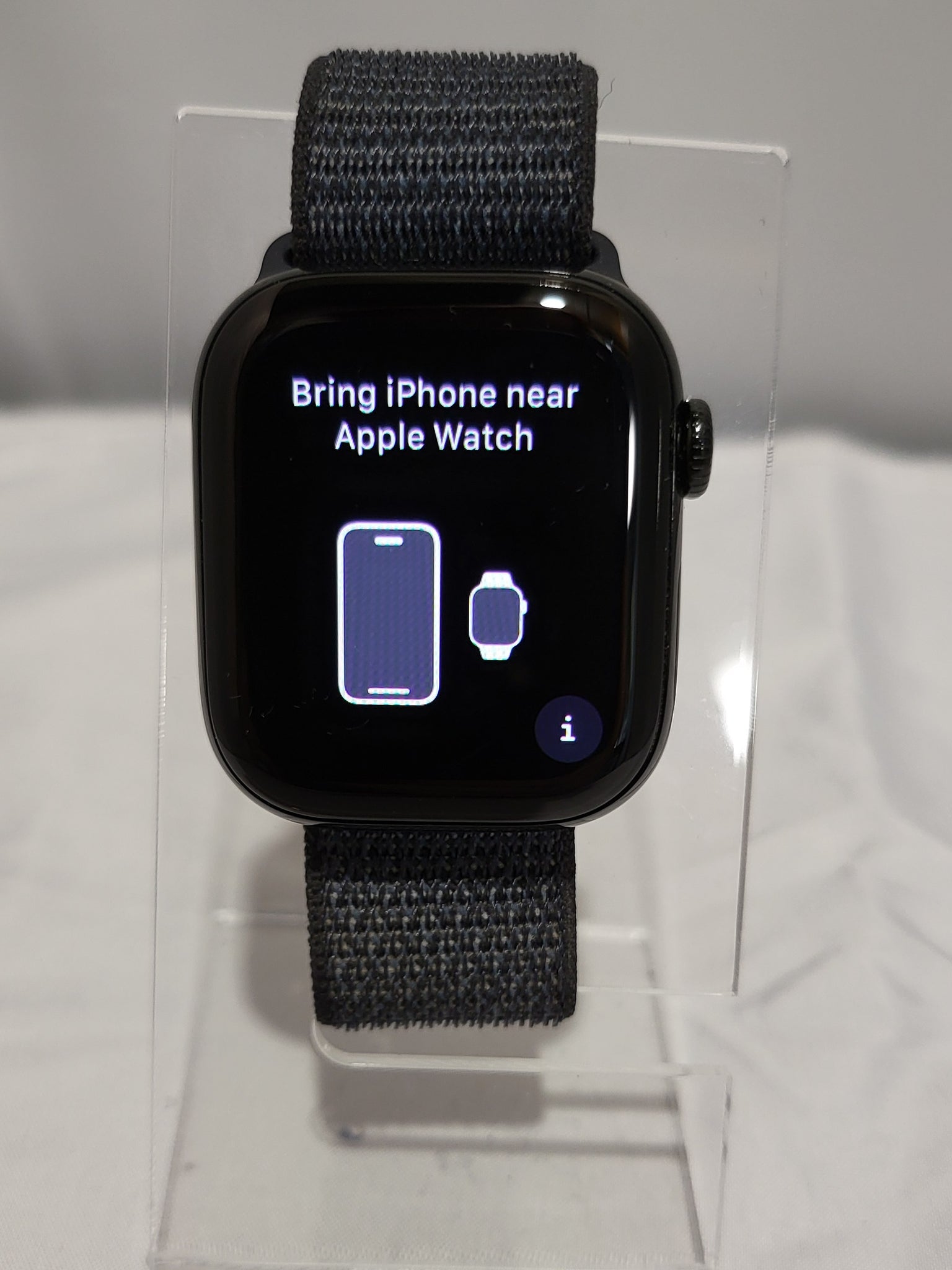 Apple Watch Series 10 - 42mm - GPS - Jet Black Aluminium Case - Fabric Sports Band