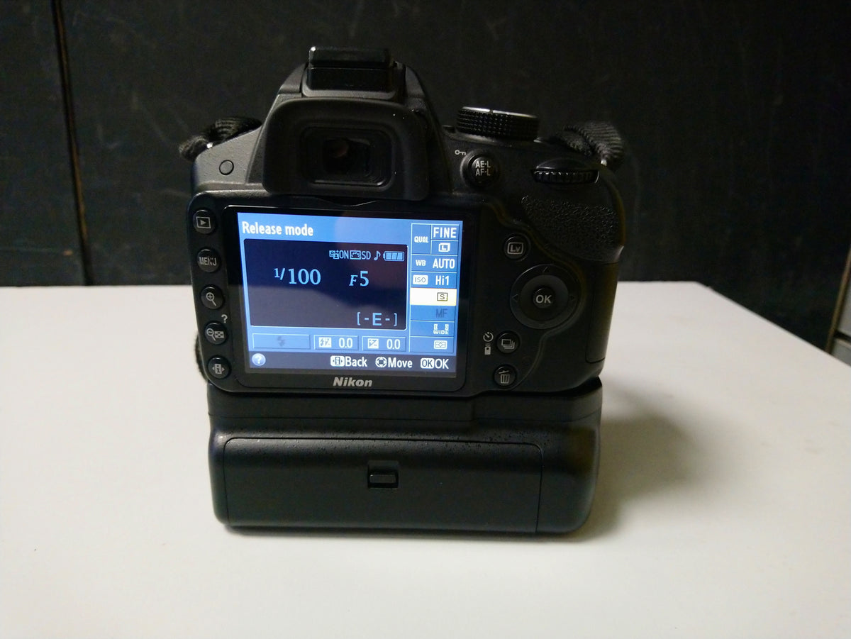 Nikon d3200 with 18-55mm f/3.5-5.6G II AFS DX lens | Cash Generator