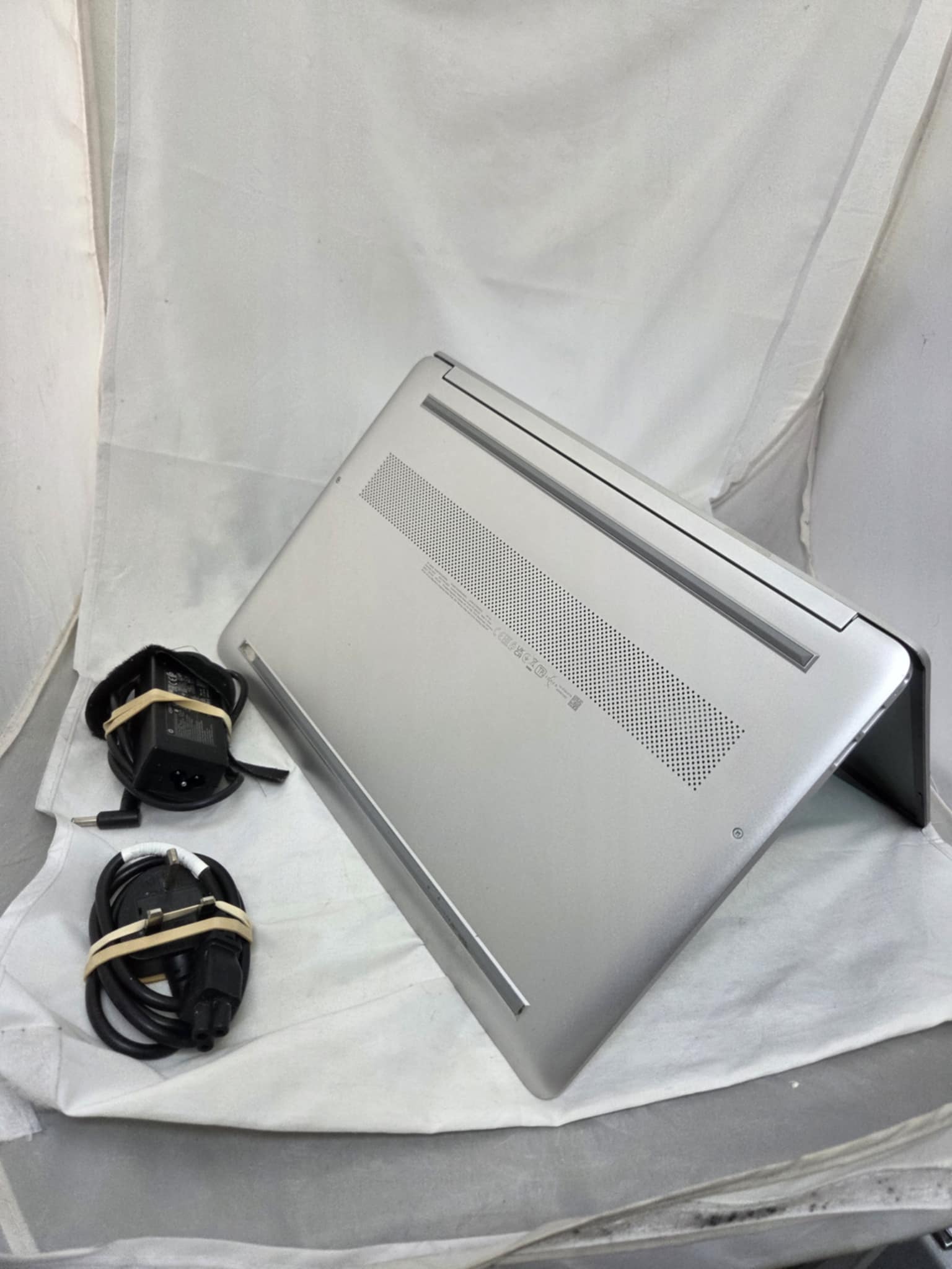 HP 15S-FQ2015/i3-1115G4/8GB Ram/256GB SSD/15"/W11