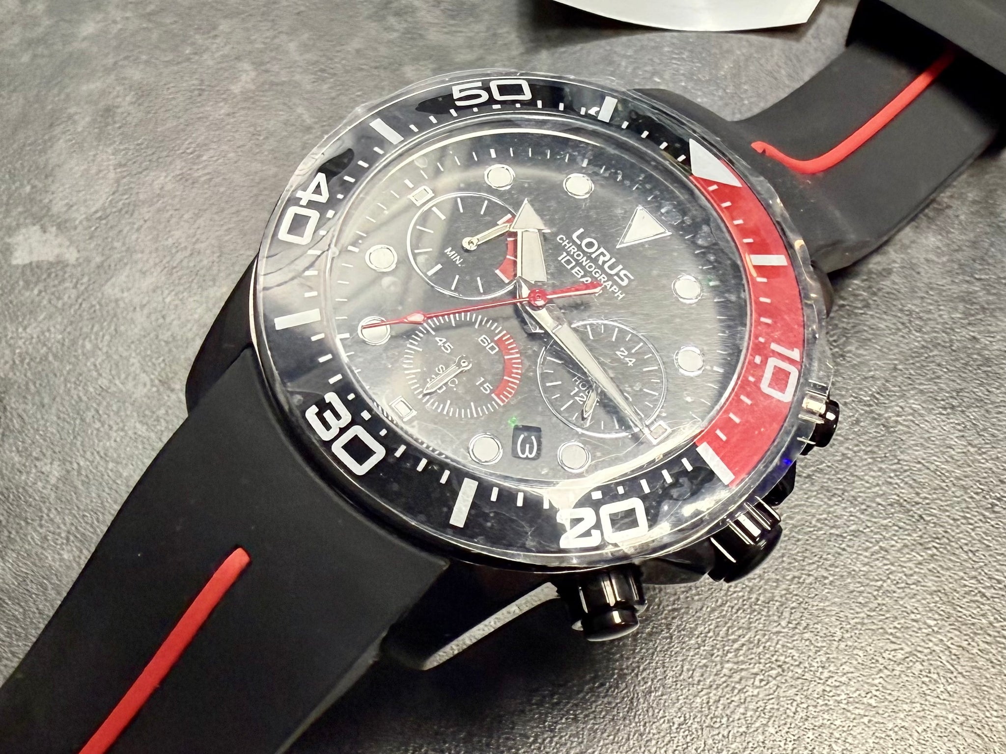 Lorus Men's Sports Chronograph Watch RT347JX9- NEW