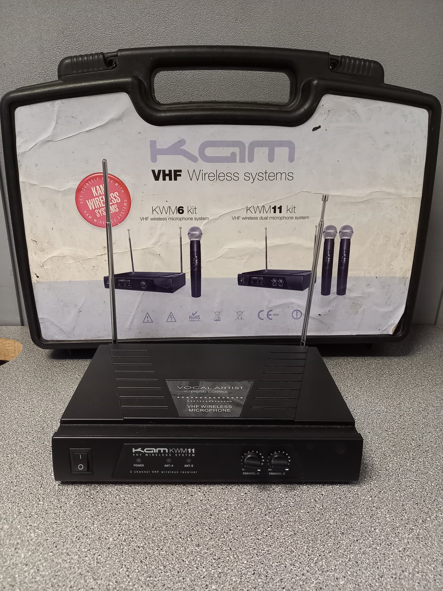 KAM KWM11 Dual VHF Wireless Microphone System**READ DESCRIPTION**