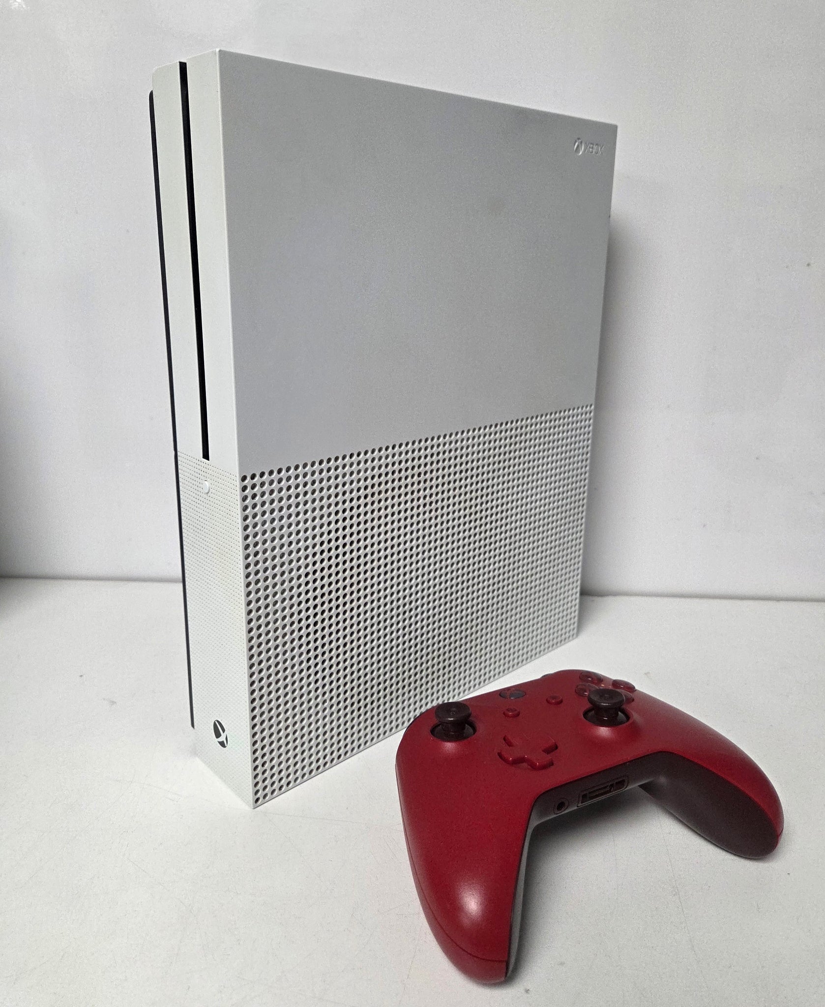 Xbox One S Console, 500GB & 4 games