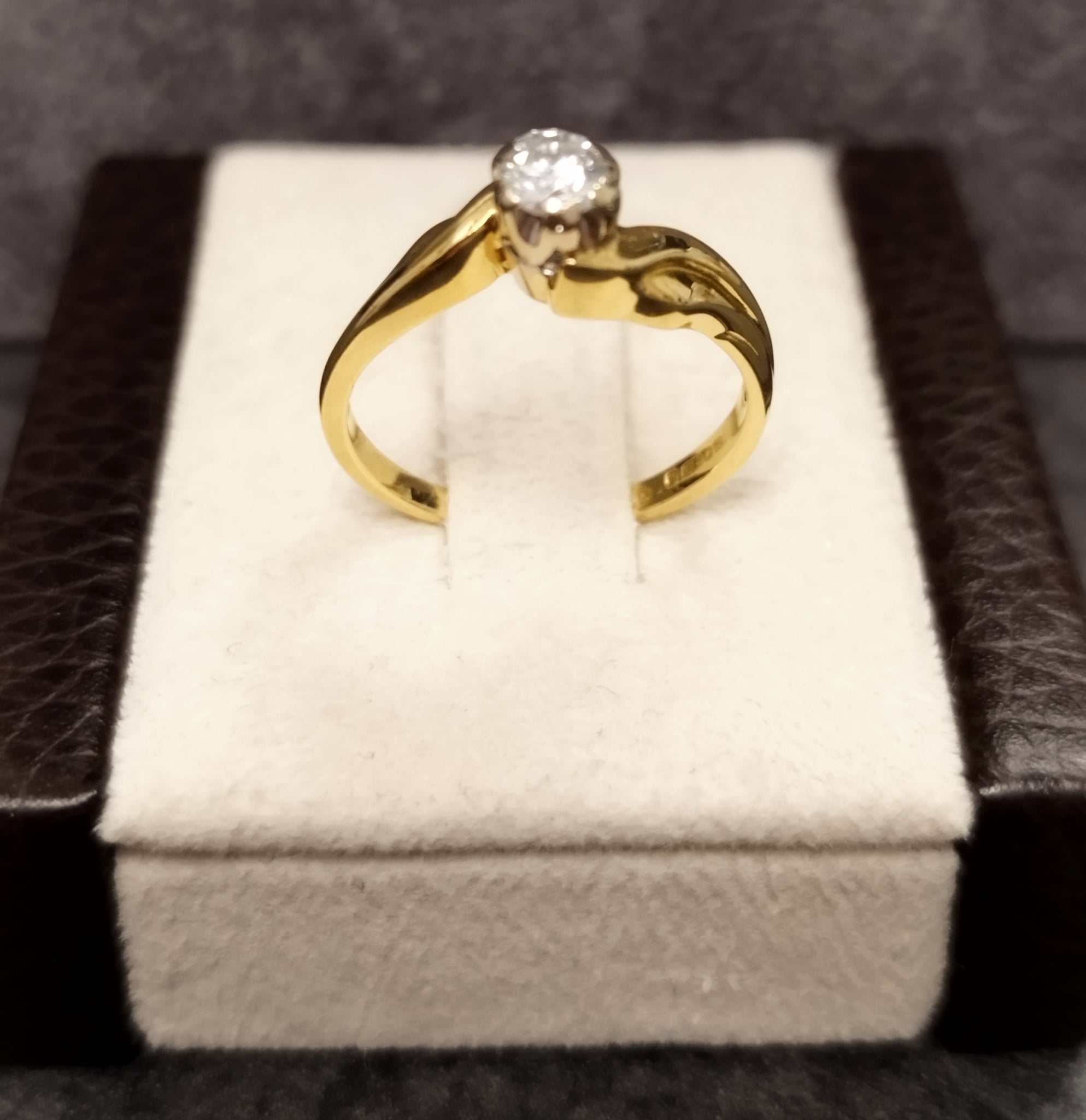 18ct Yellow Gold Solitaire Ring -Size L