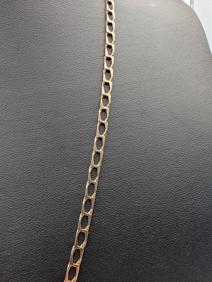 9ct Yellow Gold Square Curb Chain Necklace With Cameo Pendant - 20" Long - 10.98 Grams