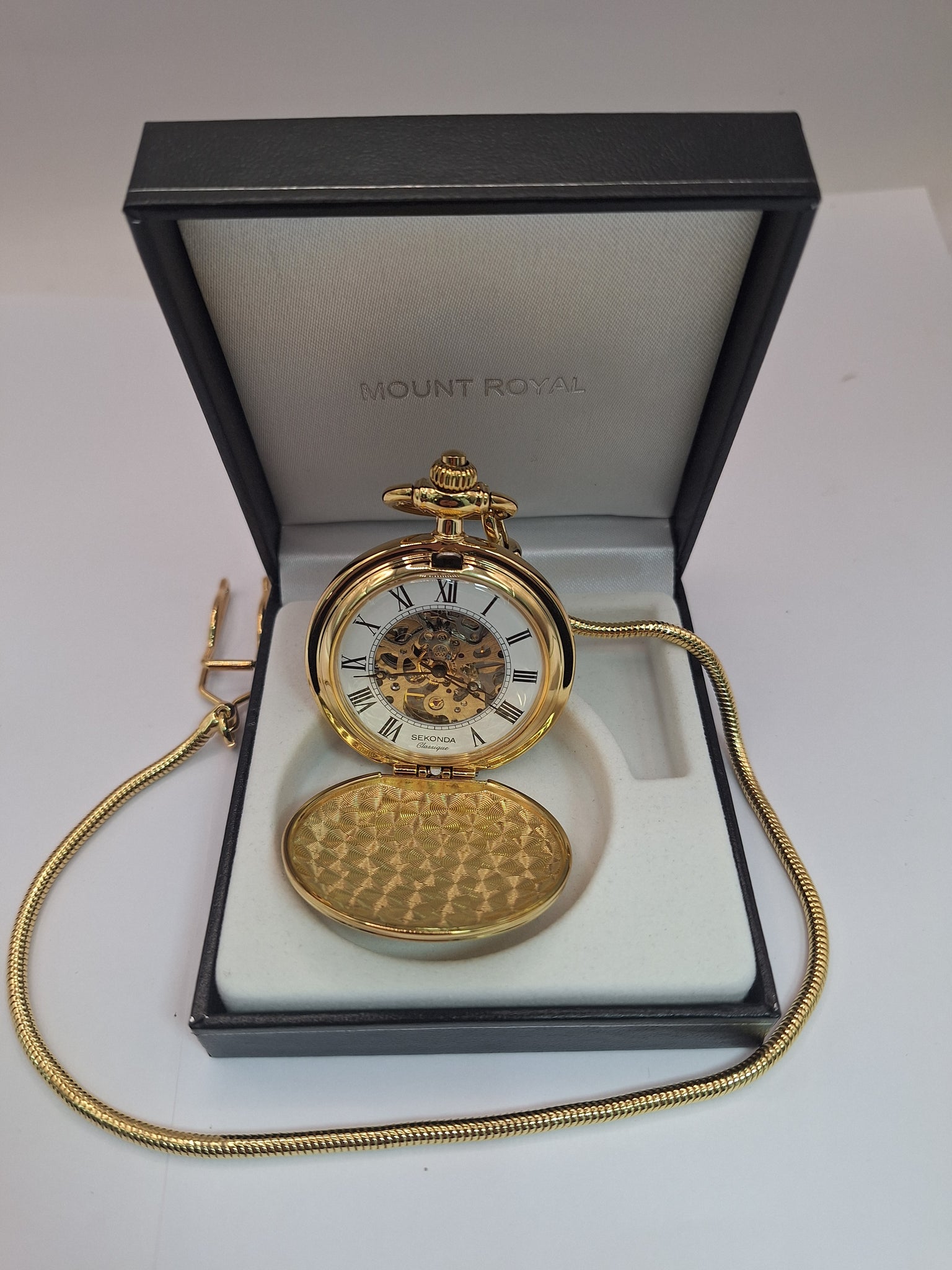 Sekonda Classique men's mechanical skeleton pocket watch is the ideal accessory for any gentlemen