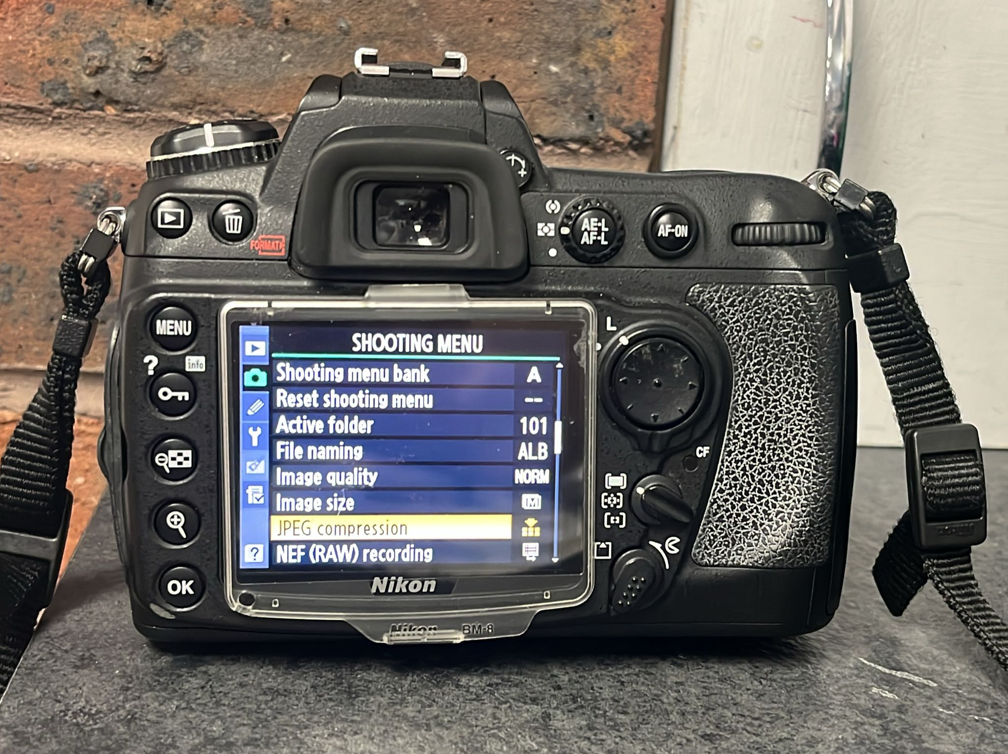 Nikon D300 DSLR 12.3MP Body & 18-70mm AF-S Nikkor Lens **READ DESCRIPTION**