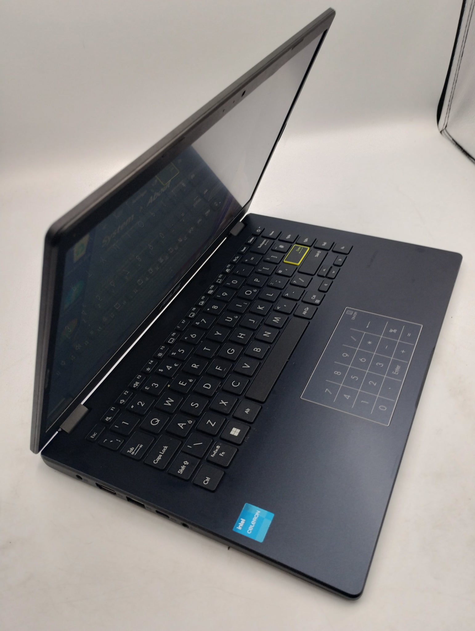 ASUS E410 14in 4GB 128GB Laptop