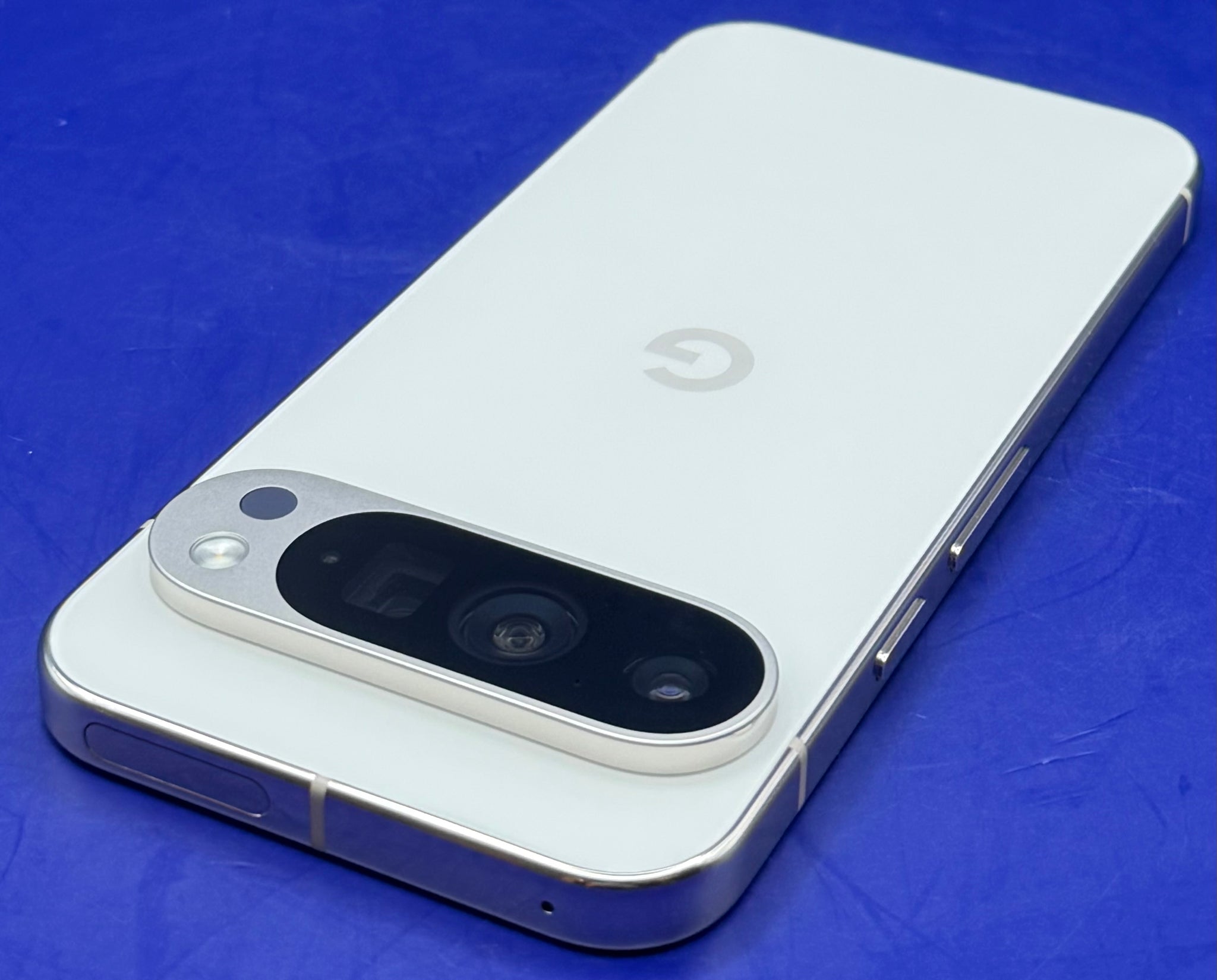 Google Pixel 9 Pro 128GB Porcelain Unlocked - Chesterfield