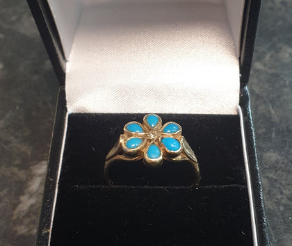 9ct Yellow Gold and Turquoise Ring.