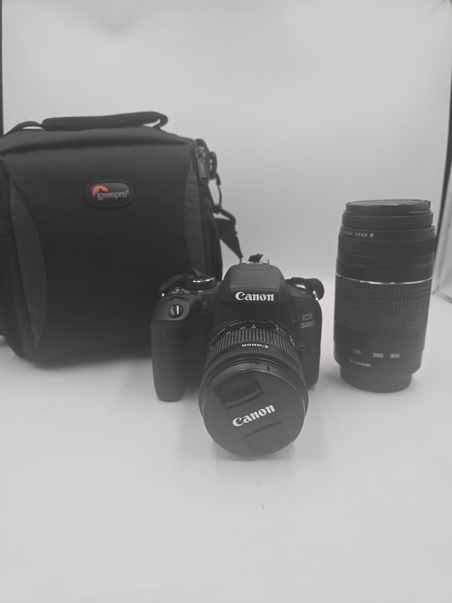 Canon Eos bundle 2 lens's a case and charger
