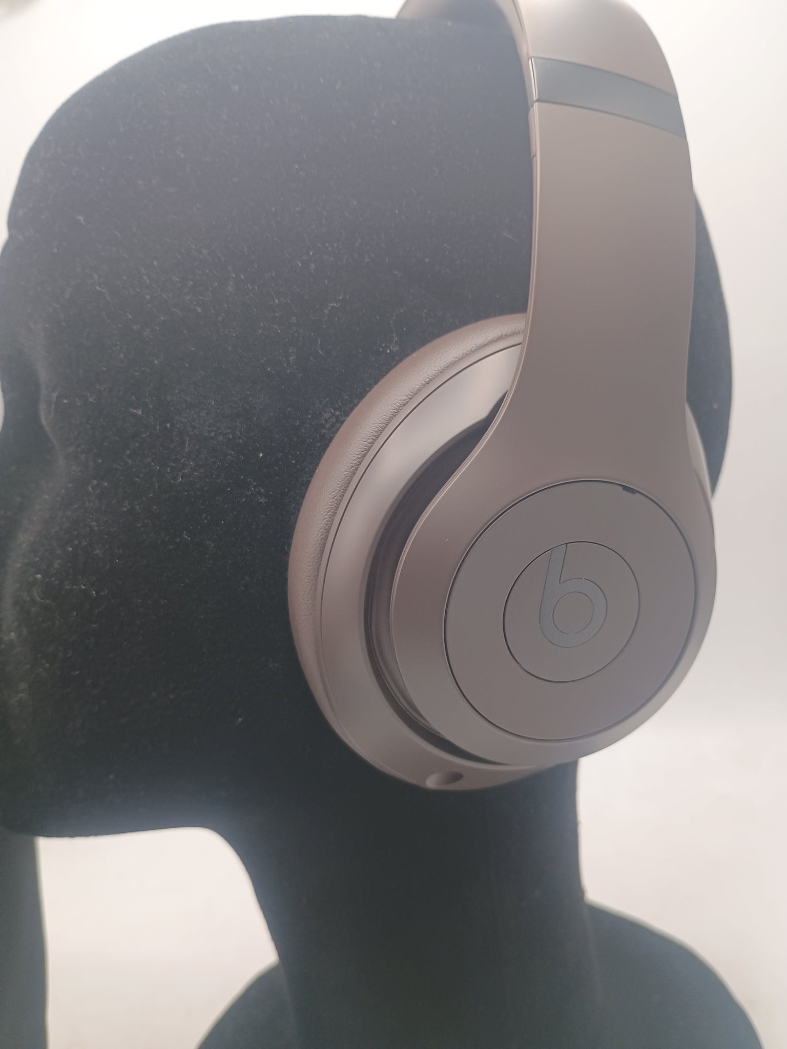 BEATS STUDIO PRO WIRELESS HEADPHONES