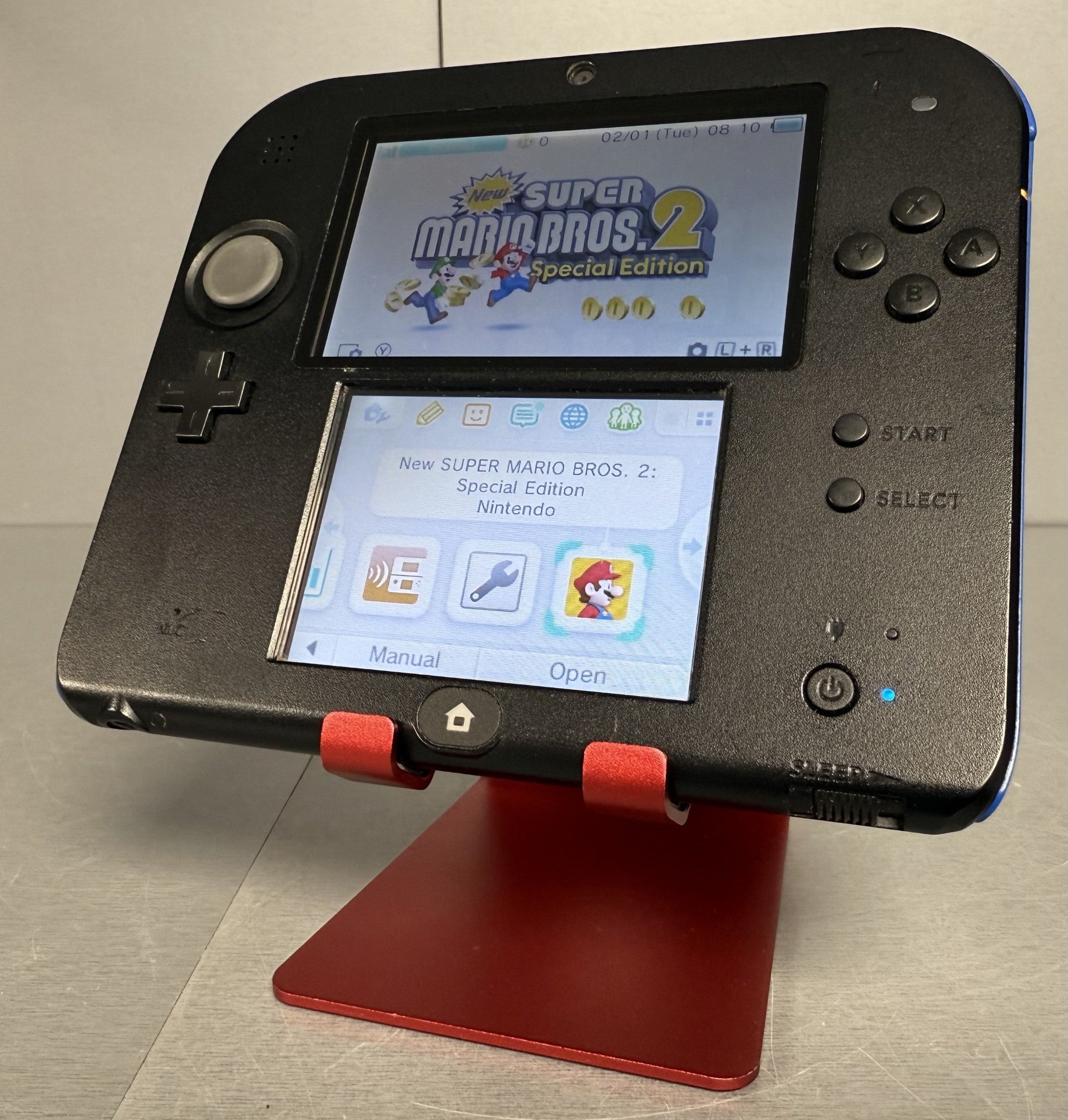 Nintendo 2DS Handheld Black/Blue ( New Super Mario Bros 2 Pre-Installed ) ** Unboxed **