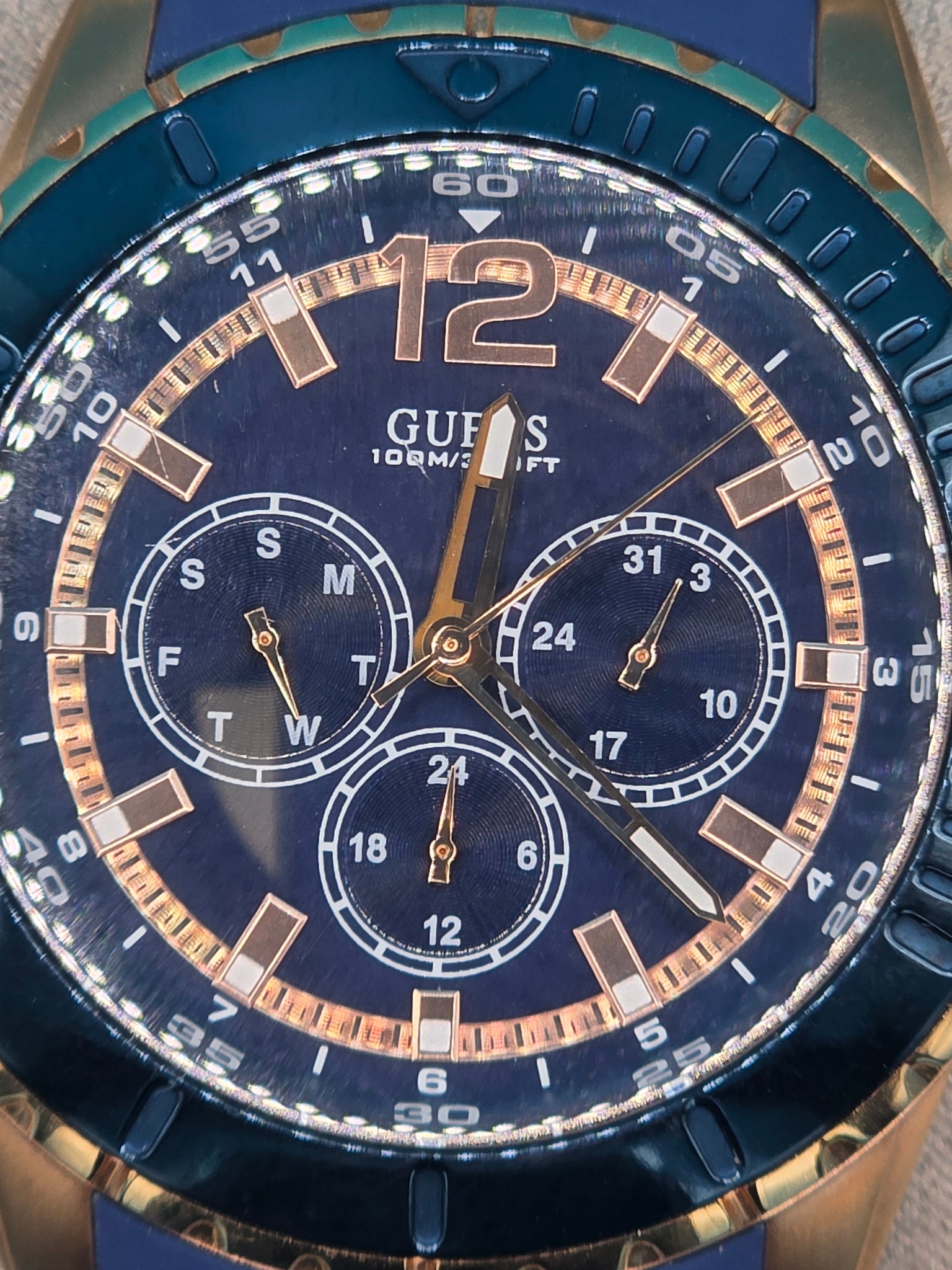 Guess Men's Watch in Rose Gold-Tone Watch