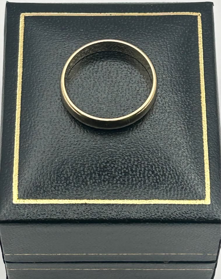 9CT 375 HallMarked, Yellow Gold Ring, Size 8/Q, 2.3G, Boxed