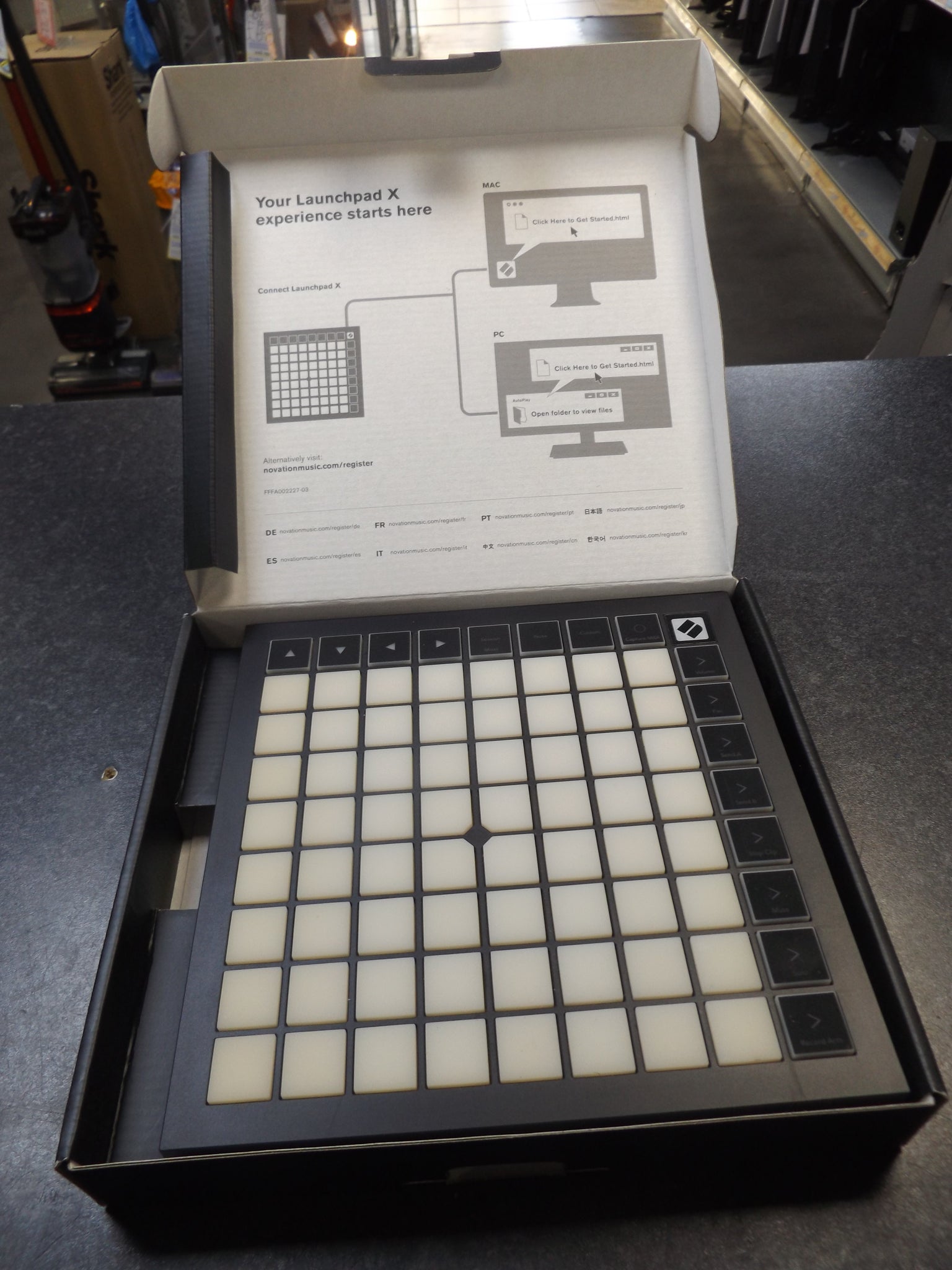 Novation Launchpad X - Midi Controller