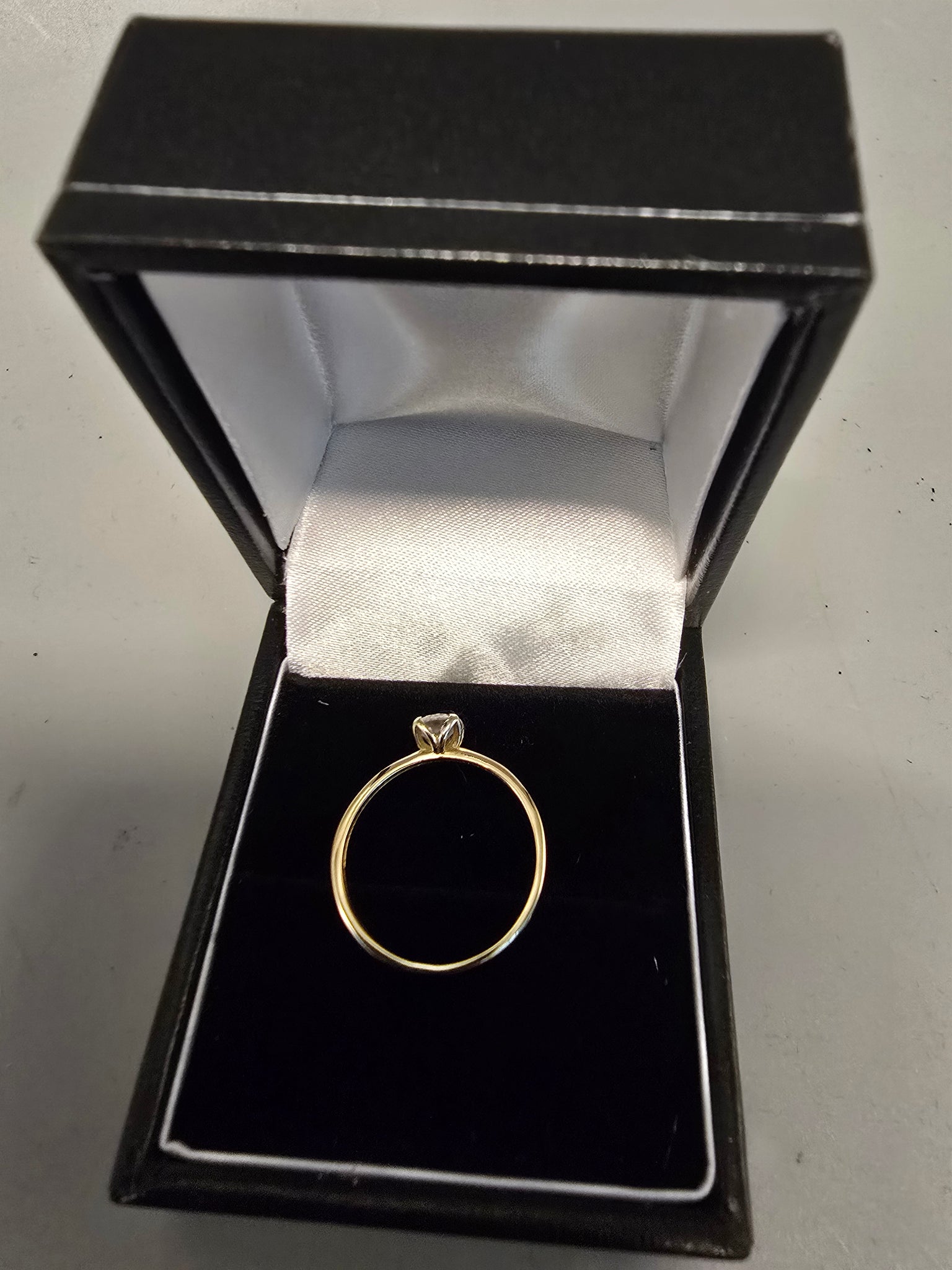 14CT Gold Ring With Stone 1G 585 Size K