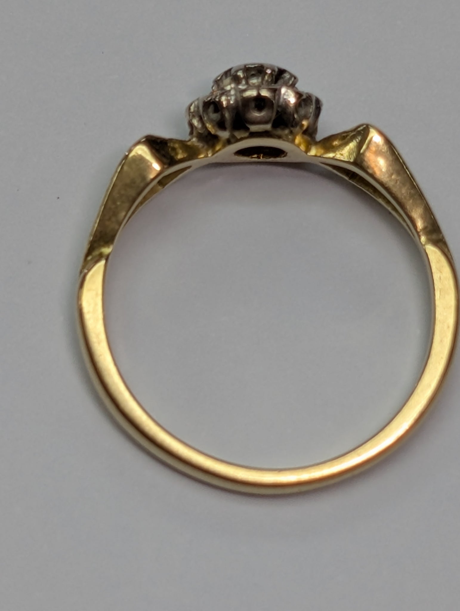 22ct Gold Diamond Ring - Size J 1/2