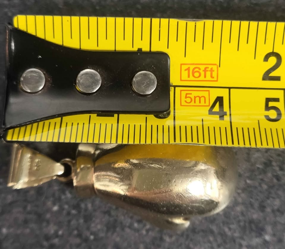 9ct Yellow Gold Boxing Glove - 31G - 4cm Length (Approx). Hallmarked