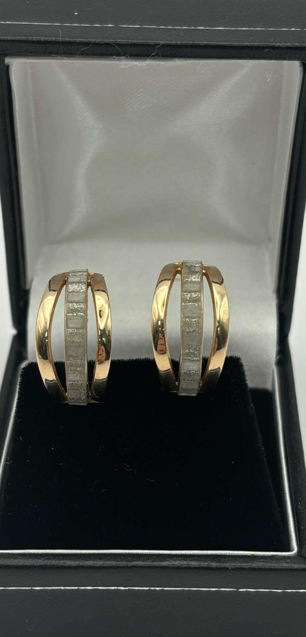 14K gold earrings 2.77g hallmarked hooped with clasp boxed