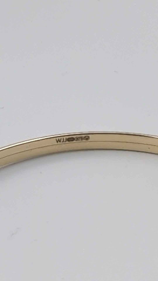 9ct Yellow Gold Cubic Zirconia Bangle Bracelet - 6.39 Grams