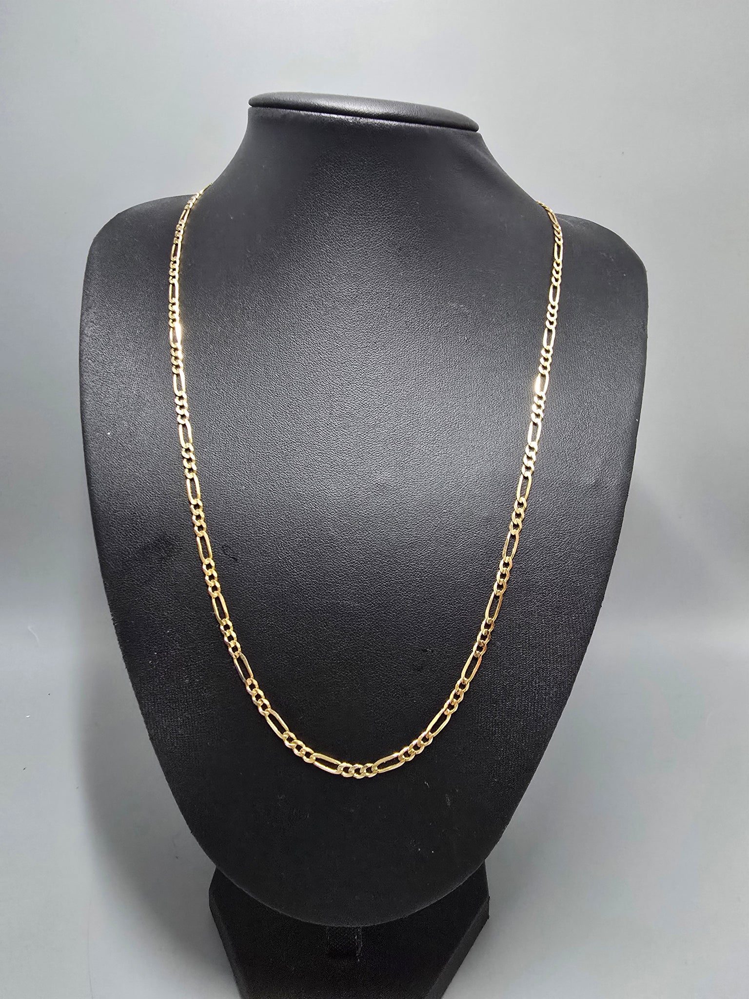 9ct Gold Necklace 375 10.8G 22'' in Length