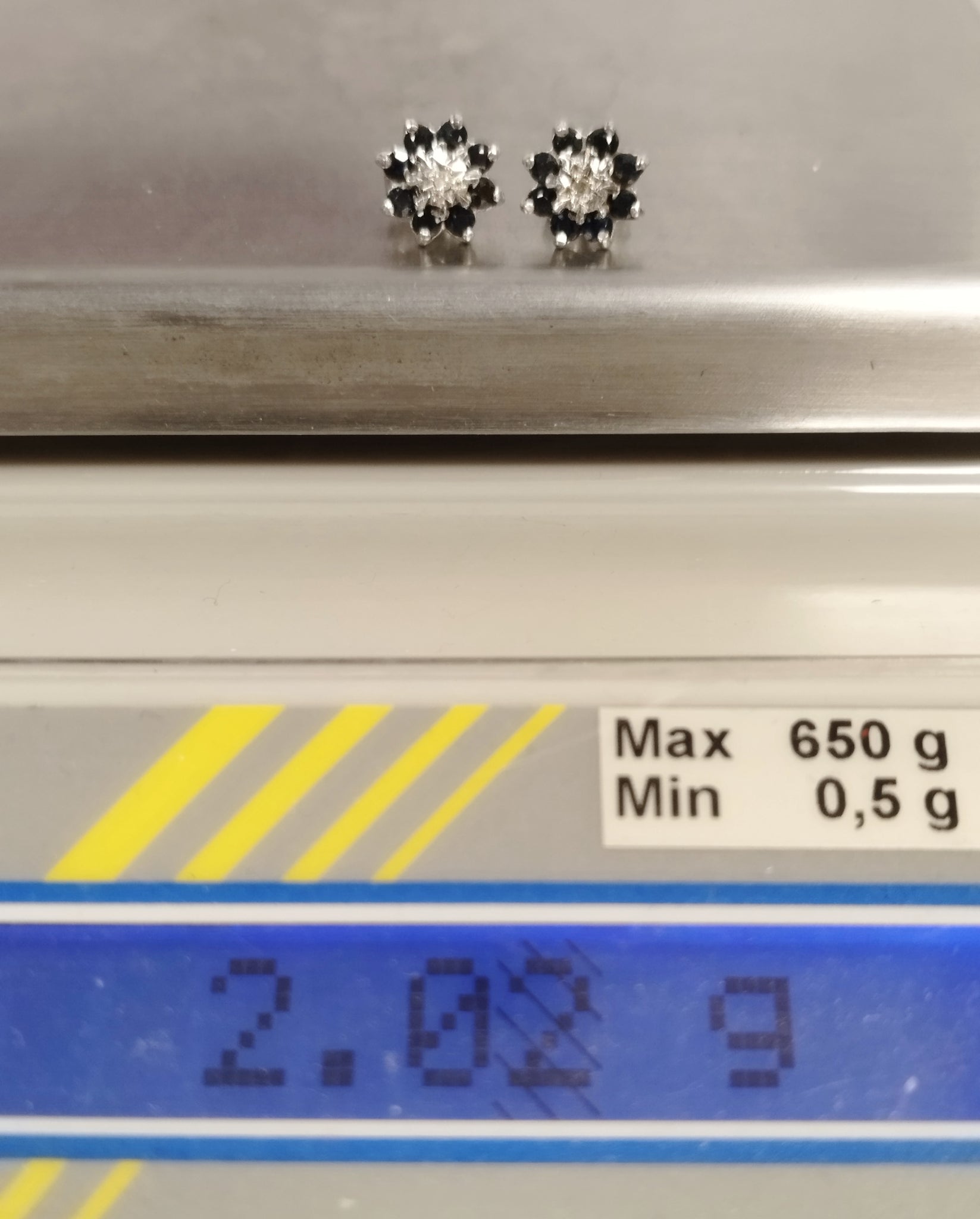 9ct White Gold Blue & Clear Stone Cluster Stud Earrings